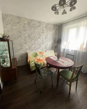 3-к квартира, вторичка, 90м2, 1/1 этаж