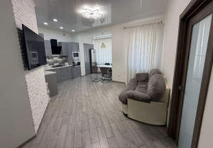 2-к квартира, вторичка, 65м2, 1/3 этаж