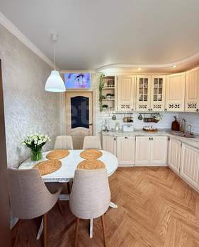 2-к квартира, вторичка, 64м2, 1/3 этаж