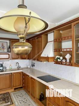 4-к квартира, вторичка, 140м2, 1/6 этаж