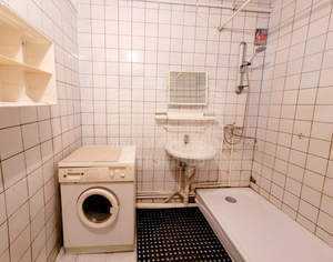 3-к квартира, вторичка, 65м2, 1/1 этаж