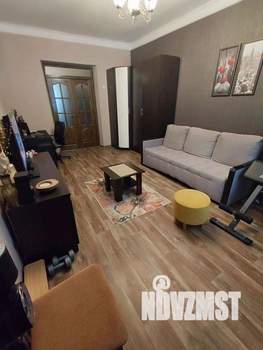 2-к квартира, вторичка, 56м2, 1/4 этаж
