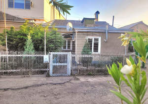 3-к квартира, вторичка, 65м2, 1/1 этаж