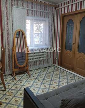 4-к квартира, вторичка, 65м2, 1/1 этаж