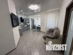 2-к квартира, вторичка, 65м2, 1/3 этаж