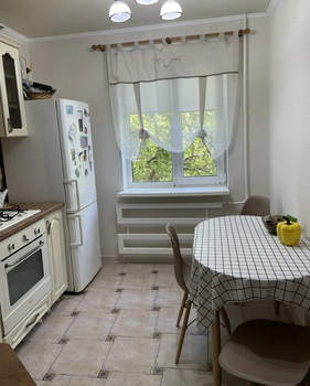 2-к квартира, вторичка, 52м2, 1/5 этаж