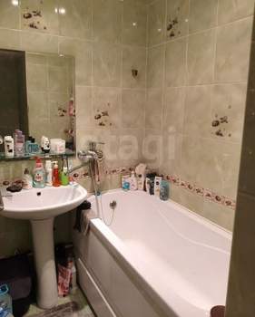 4-к квартира, вторичка, 61м2, 3/5 этаж