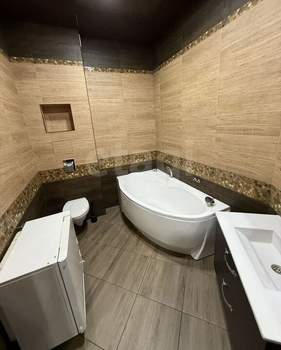 2-к квартира, вторичка, 65м2, 1/3 этаж