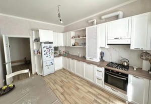 2-к квартира, вторичка, 70м2, 1/3 этаж