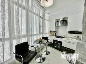 4-к квартира, вторичка, 136м2, 3/6 этаж