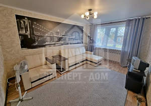 2-к квартира, вторичка, 49м2, 1/5 этаж