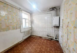 3-к квартира, вторичка, 65м2, 1/1 этаж
