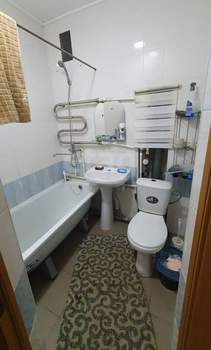 2-к квартира, вторичка, 44м2, 1/4 этаж