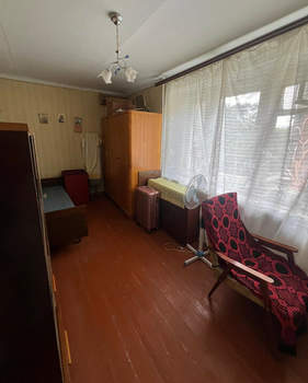 2-к квартира, вторичка, 43м2, 1/4 этаж