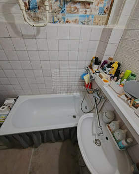 2-к квартира, вторичка, 42м2, 1/1 этаж