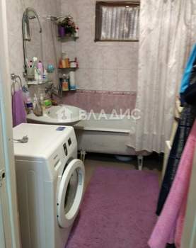4-к квартира, вторичка, 65м2, 1/1 этаж