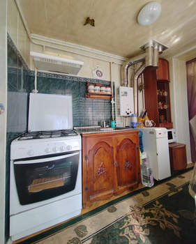 3-к квартира, вторичка, 74м2, 1/1 этаж