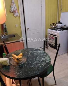 4-к квартира, вторичка, 65м2, 1/1 этаж