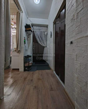 2-к квартира, вторичка, 42м2, 1/1 этаж