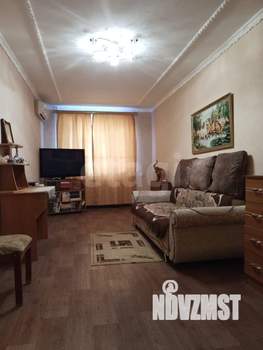 2-к квартира, вторичка, 58м2, 1/10 этаж