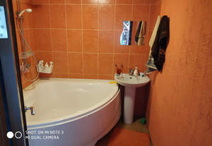 2-к квартира, вторичка, 64м2, 2/2 этаж
