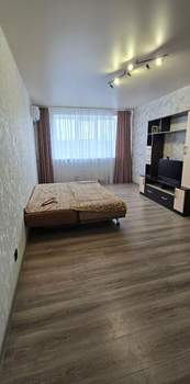 2-к квартира, вторичка, 60м2, 1/10 этаж