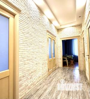 2-к квартира, вторичка, 68м2, 1/9 этаж