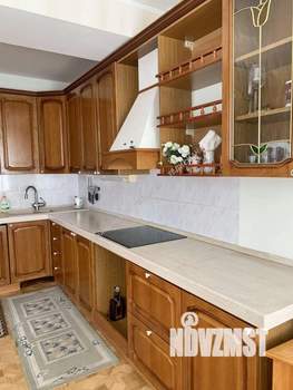 4-к квартира, вторичка, 140м2, 1/7 этаж