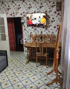 4-к квартира, вторичка, 65м2, 1/1 этаж