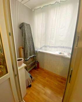 3-к квартира, вторичка, 54м2, 1/9 этаж