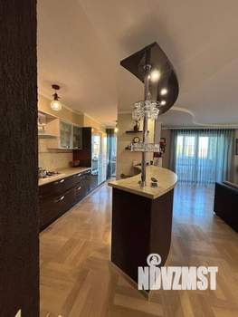 5-к квартира, вторичка, 239м2, 4/5 этаж