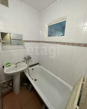 2-к квартира, вторичка, 45м2, 1/9 этаж