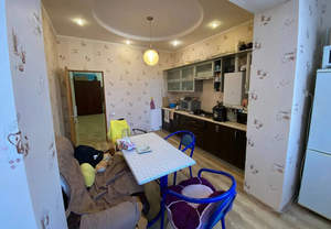 2-к квартира, вторичка, 76м2, 1/3 этаж