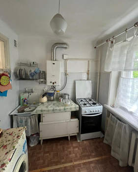 2-к квартира, вторичка, 43м2, 1/4 этаж