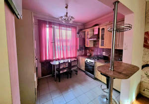 4-к квартира, вторичка, 98м2, 1/2 этаж