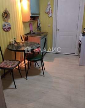 4-к квартира, вторичка, 65м2, 1/1 этаж