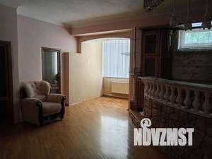 3-к квартира, вторичка, 72м2, 1/3 этаж