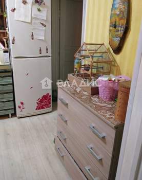 4-к квартира, вторичка, 65м2, 1/1 этаж