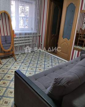 4-к квартира, вторичка, 65м2, 1/1 этаж