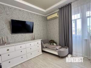 Студия квартира, вторичка, 64м2, 1/3 этаж