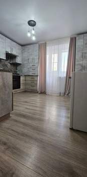 2-к квартира, вторичка, 60м2, 1/10 этаж