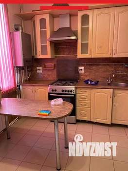 3-к квартира, вторичка, 98м2, 1/2 этаж