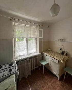 2-к квартира, вторичка, 43м2, 1/4 этаж
