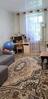 4-к квартира, вторичка, 72м2, 1/1 этаж