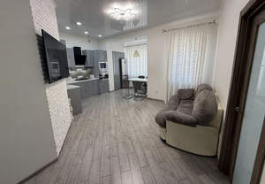 2-к квартира, вторичка, 65м2, 1/3 этаж