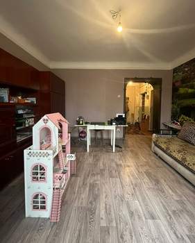 3-к квартира, вторичка, 74м2, 3/3 этаж