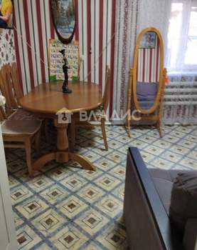 4-к квартира, вторичка, 65м2, 1/1 этаж