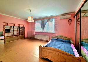 4-к квартира, вторичка, 98м2, 1/2 этаж