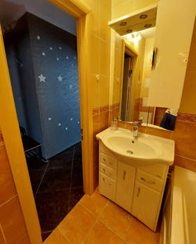 2-к квартира, вторичка, 57м2, 9/10 этаж