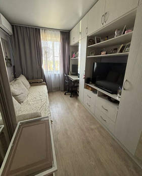 3-к квартира, вторичка, 58м2, 9/9 этаж